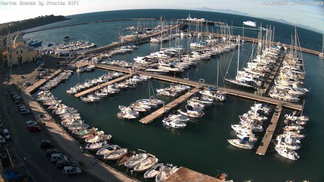 Marina Grande di Procida in diretta